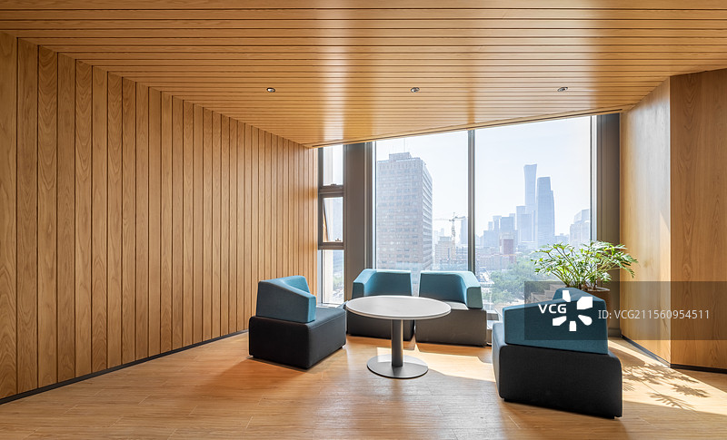 装修时尚现代的办公室样板间，室内，办公室，会议室，样板间，装修设计，前台，咖啡厅图片素材