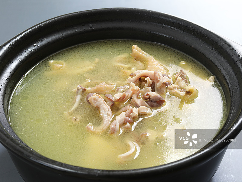 一道广东传统特色美食猪肚煲鸡汤图片素材