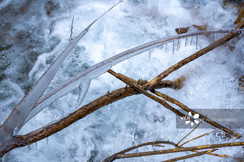 阿坝藏族羌族自治州九寨沟景区冰凌；九寨沟景区初春雪景；九寨沟化雪图片素材