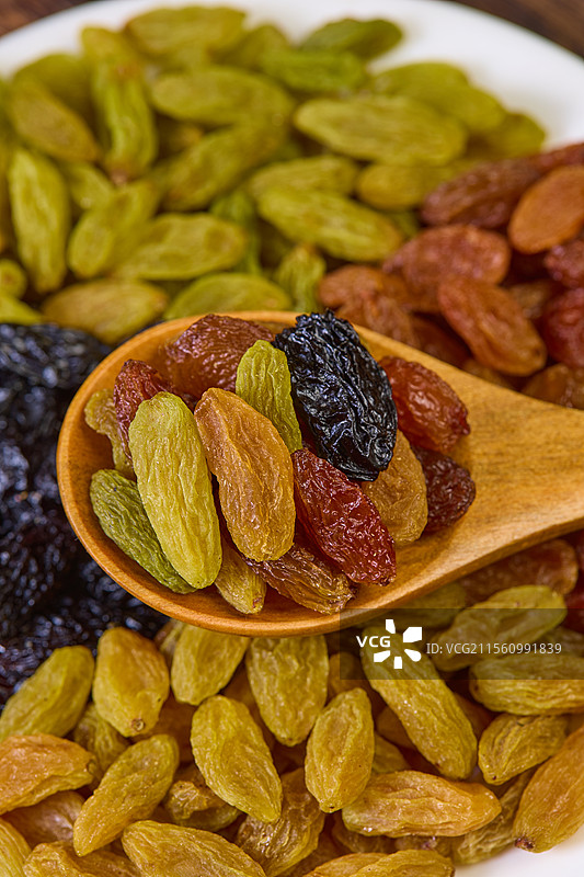 香妃葡萄干 葡萄干 混合葡萄干 提子干 吐鲁番葡萄干 红香玫瑰葡萄干 绿葡萄干 新疆干果 红提子干图片素材