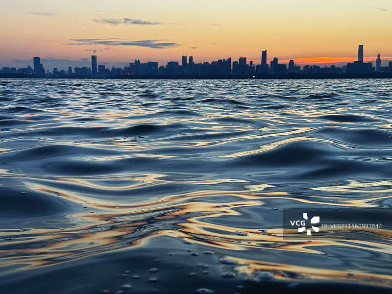 武汉东湖余晖图片素材