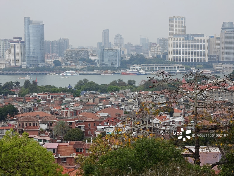 日光岩俯瞰鼓浪屿+鹭江两岸风光图片素材