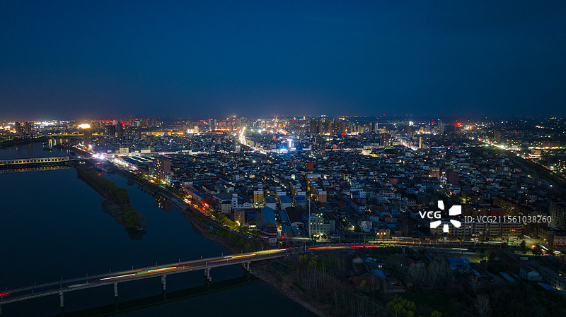 河南沈丘县城夜景航拍蓝调日落全景图片素材