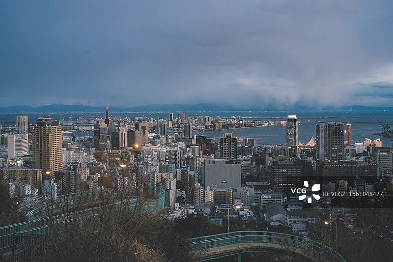 在维纳斯桥‌俯瞰神户的城市全景图片素材