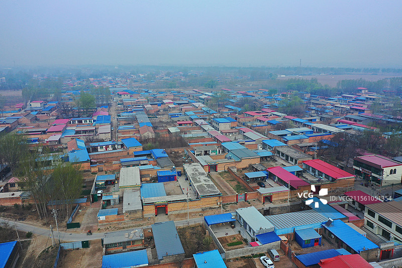 孔家庙宇势如虹。聚群宗。祭清明。鼓乐齐鸣、香火漫云庭。仁义礼智信为中，承祖训，启新程。图片素材