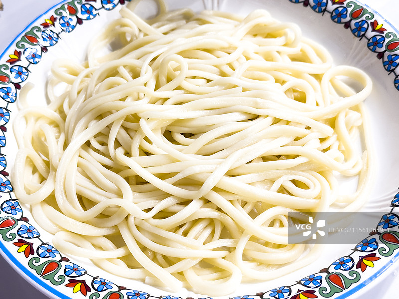 新疆美食 过油肉拌面 拉条子图片素材