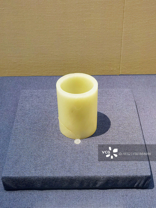 白玉竹纹笔筒、文物、镇馆之宝、博物院、郑州博物馆、博物馆、考古、青铜器、玉器、陶器图片素材