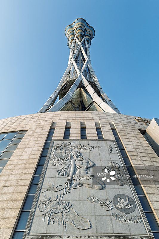 河南郑州中原福塔（河南广播电视塔）浮雕《女娲造人》图片素材