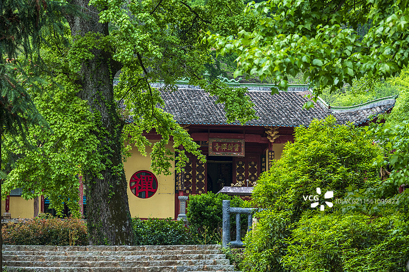 江西大余梅关古道景点——云封禅寺风景图片素材