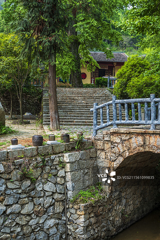 江西大余梅关古道景点——云封禅寺风景图片素材