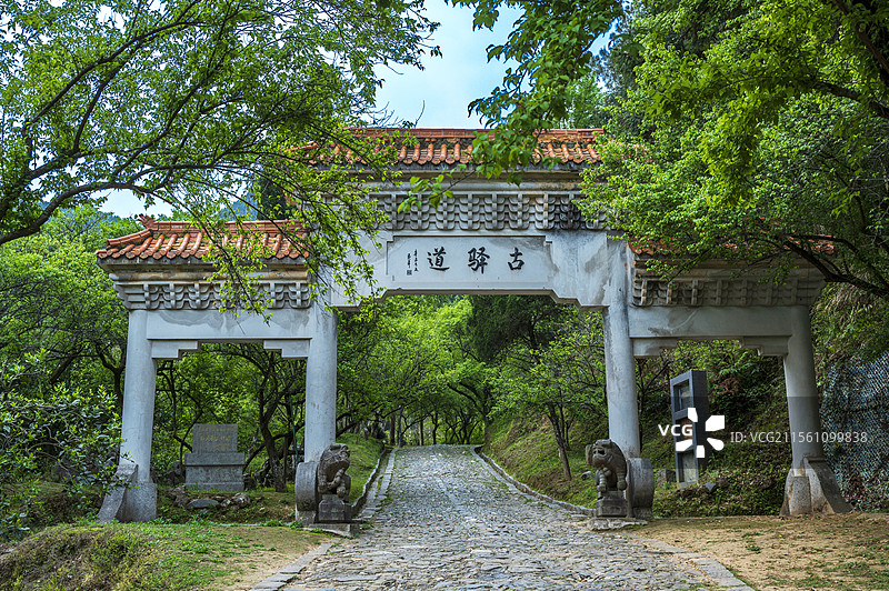 江西大余梅关古道古驿道牌坊图片素材