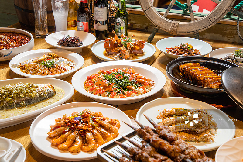 海鲜大排档海鲜盛宴夜宵排档夜宵黄鱼油爆虾粉蒸肉撸串家常菜年夜饭江浙沪本帮菜浙菜螃蟹图片素材