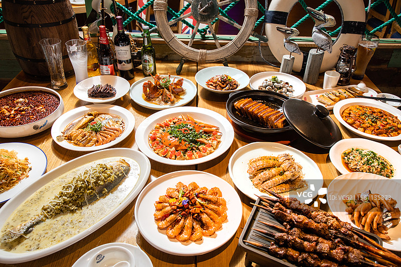 海鲜大排档海鲜盛宴夜宵排档夜宵黄鱼油爆虾粉蒸肉撸串家常菜年夜饭江浙沪本帮菜浙菜螃蟹图片素材