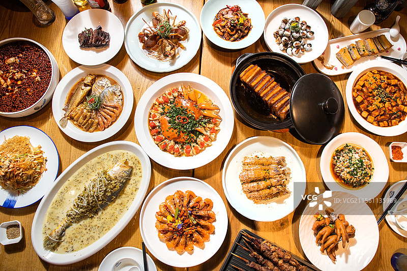 海鲜大排档海鲜盛宴夜宵排档夜宵黄鱼油爆虾粉蒸肉撸串家常菜年夜饭江浙沪本帮菜浙菜螃蟹图片素材