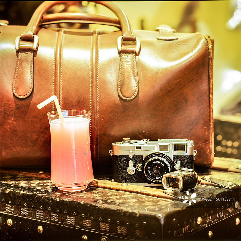 徕卡相机与餐厅图片素材