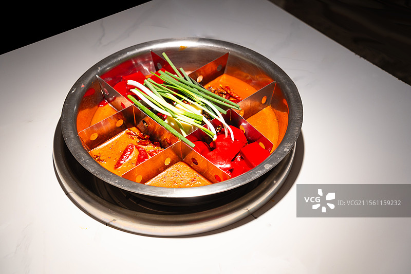 重庆老火锅麻辣九宫格火锅老店图片素材