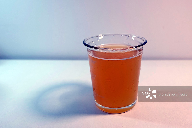 一杯冰啤酒图片素材