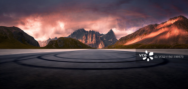 蓝天下的雪山和地面广场，汽车背景，广告背景，雪山背景，地面背景，广场背景图片素材