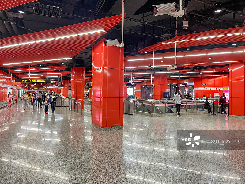 上海地铁13号线真北路地铁站站厅图片素材