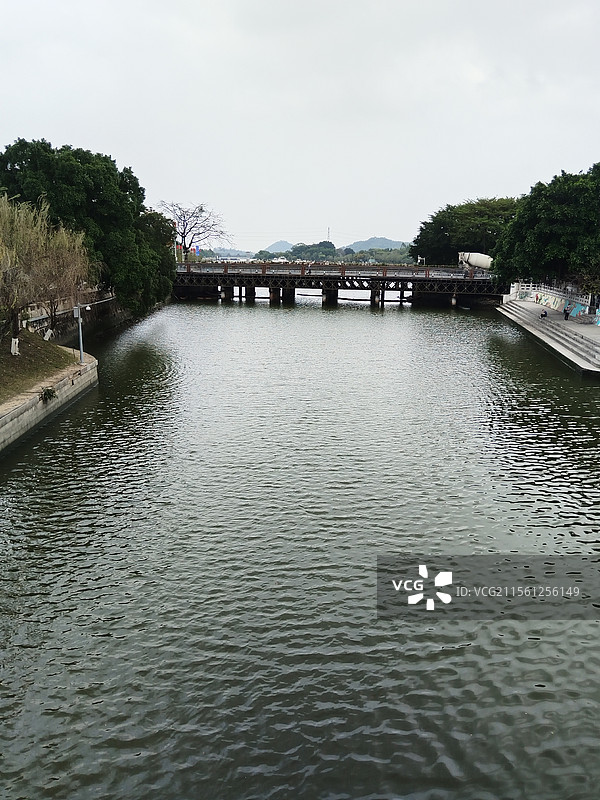春天的深井古村图片素材