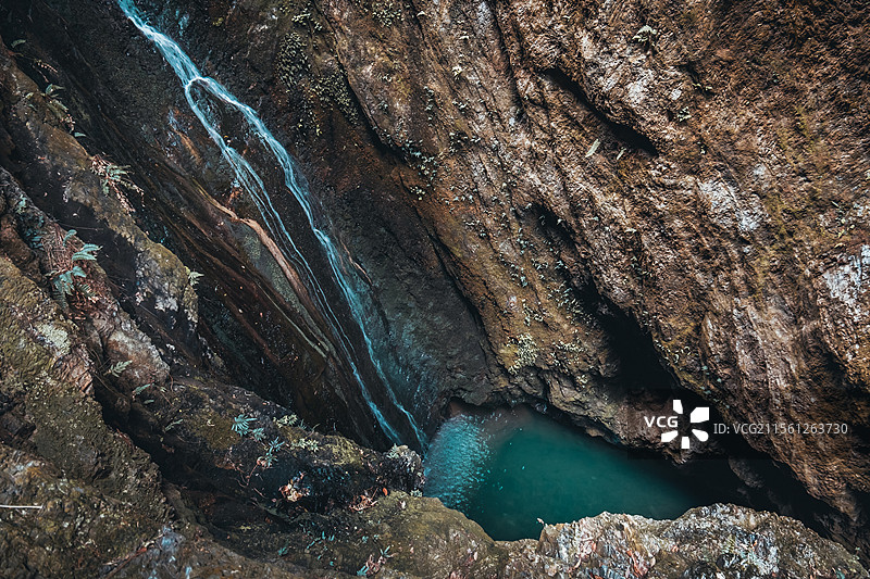 怀化市溆浦县明月洞瀑布，大自然的鬼斧神工图片素材