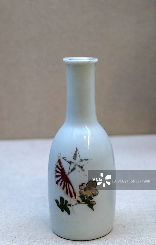 青岛守备军酒杯、酒壶 1914-1922年日本产 山东济南胶济铁路博物馆图片素材