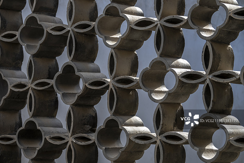 中式园林的石制窗户雕花图片素材