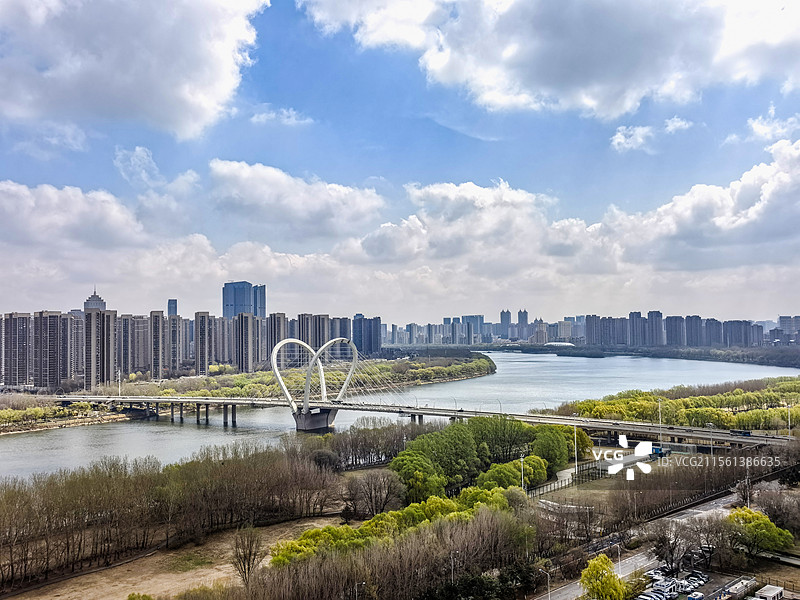 远眺沈阳市三好桥城市景观图片素材