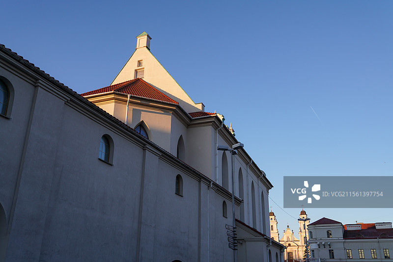 白俄罗斯 明斯克 蓝天下建筑物的低角度视图图片素材