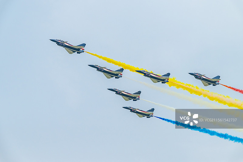 长春航空展上的八一飞行表演队图片素材