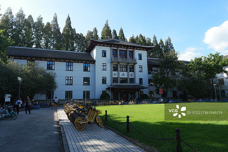 同济大学四平路主校区西南一楼图片素材