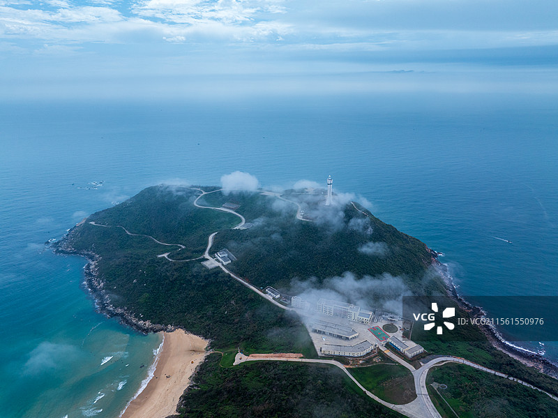 海南文昌铜鼓岭灯塔山海景观图片素材