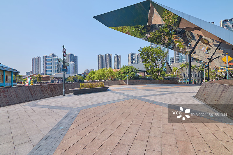 佛山顺德华侨城欢乐海岸街道广场与现代建筑图片素材
