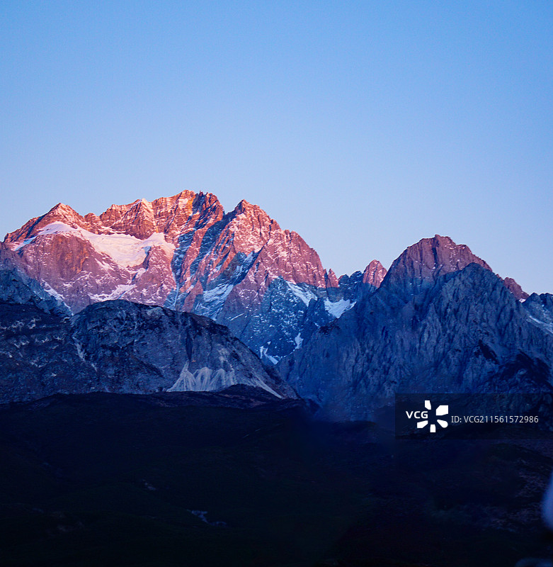 日照金山图片素材
