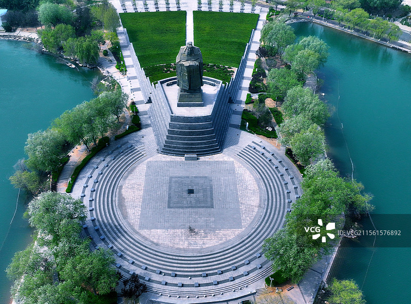 济南园博园孔子巨像图片素材