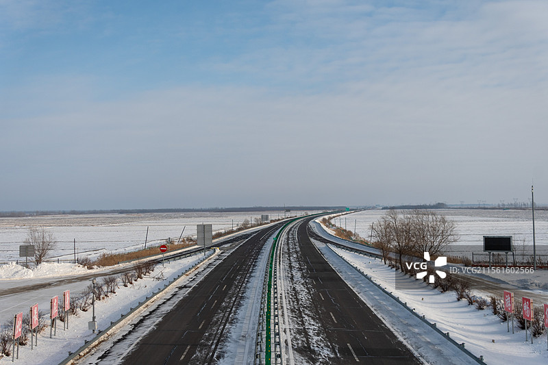 雪后的高速公路图片素材