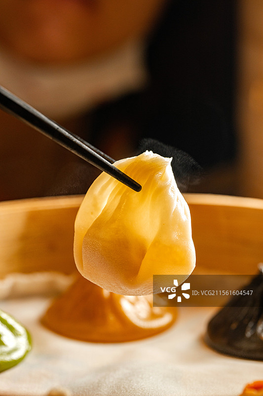 小笼包手工小笼包现包点心彩色小笼包彩虹小笼包蒸笼蒸点鹅肝小笼包黑松露小笼川味小笼蟹粉小笼芝士小笼蒜香图片素材