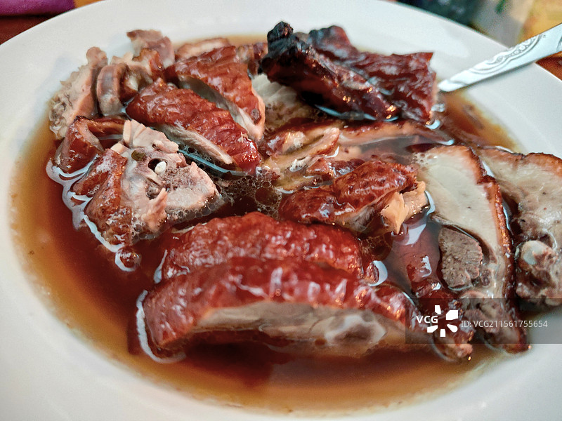 正宗芜湖红皮烤鸭图片素材