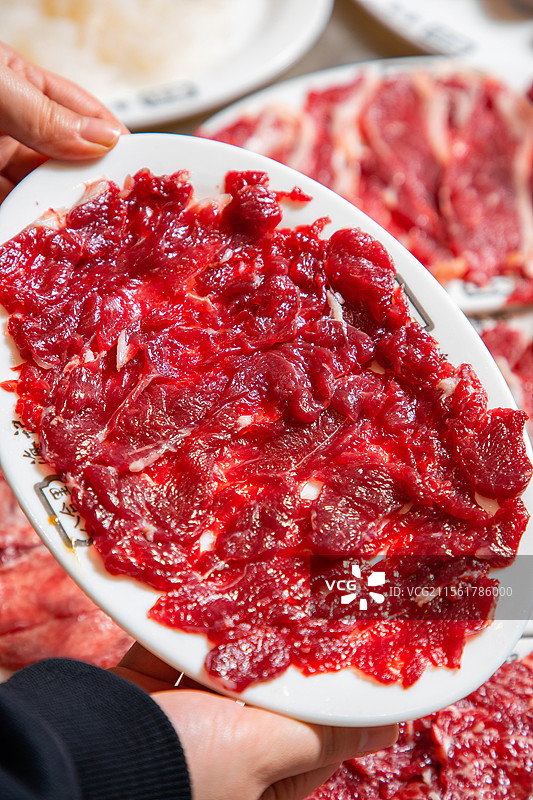 潮汕火锅潮汕牛肉火锅粤式火锅牛肉黄牛肉火锅肥胼牛腩清汤牛肉火锅三花趾五花趾吊龙匙柄胸口朥手打牛肉丸图片素材