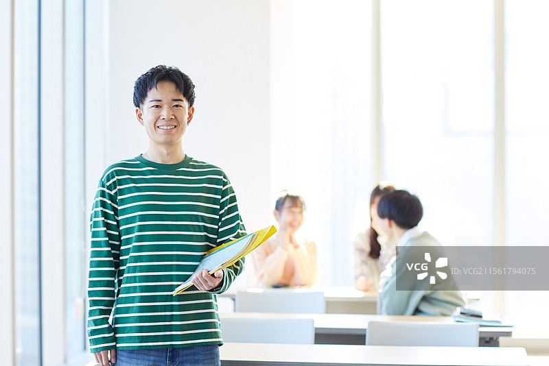 日本学生在课堂上图片素材