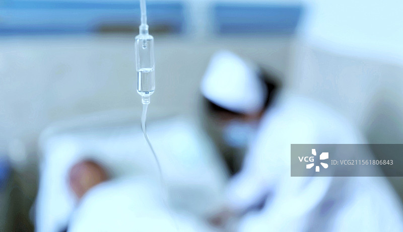 医院病房打吊针图片素材