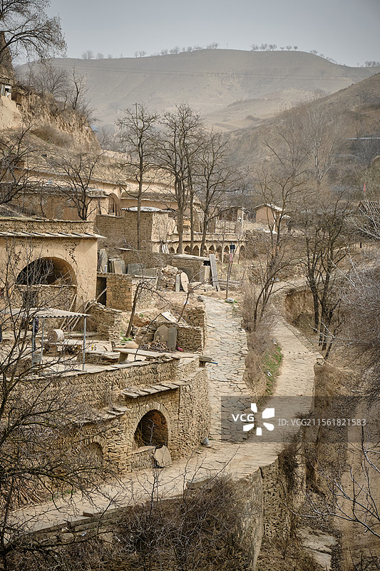 陕北黄土坡的农村窑洞，电视剧《平凡的世界》取景地，榆林绥德郭家沟村（双水村）图片素材