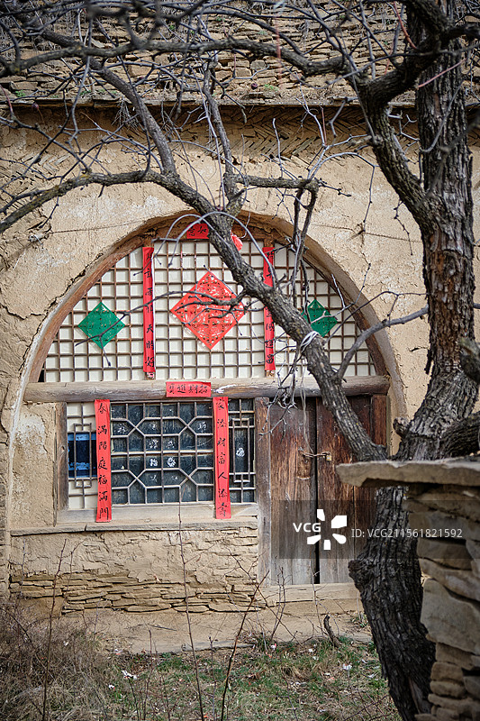 陕北黄土坡的农村窑洞，电视剧《平凡的世界》取景地，榆林绥德郭家沟村（双水村）图片素材