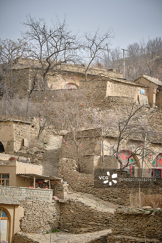 陕北黄土坡的农村窑洞，电视剧《平凡的世界》取景地，榆林绥德郭家沟村（双水村）图片素材