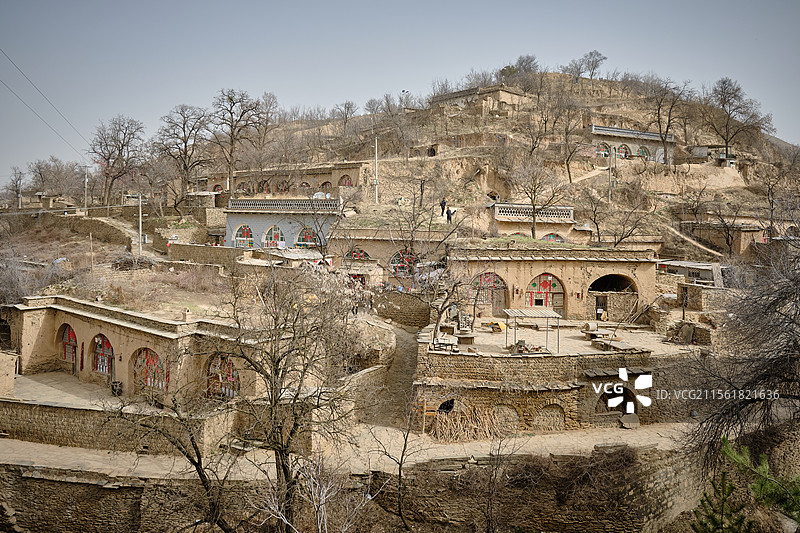 陕北黄土坡的农村窑洞，电视剧《平凡的世界》取景地，榆林绥德郭家沟村（双水村）图片素材