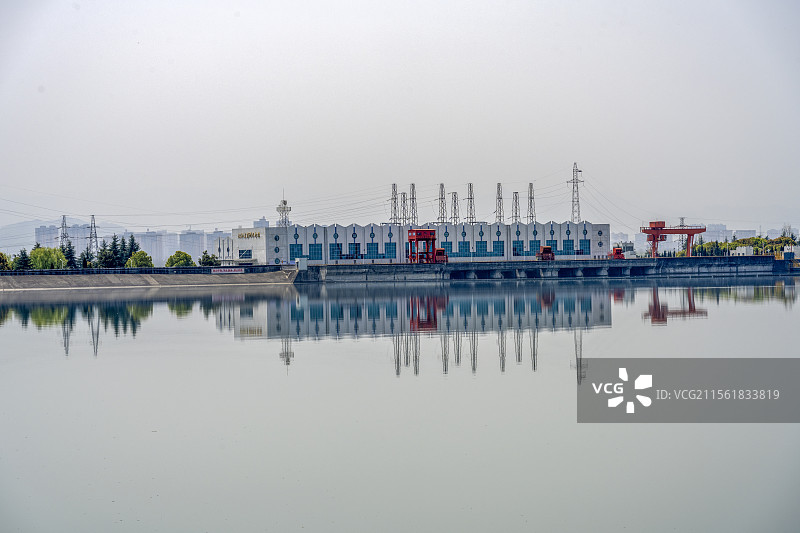 襄阳老河口汉江王甫洲水电站水利枢纽风光图片素材