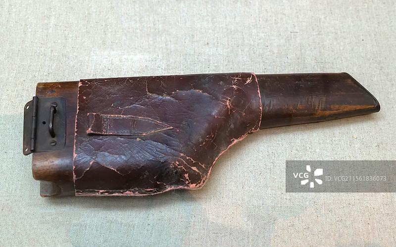 抗战时期盒子枪枪套 山东济南胶济铁路博物馆图片素材