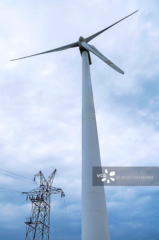 云南省泸西县风力发电风车图片素材