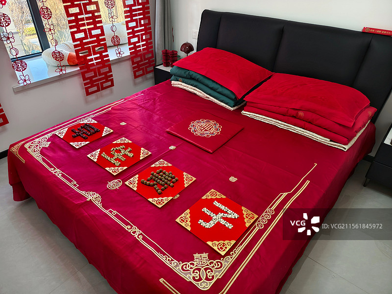 婚房布置 婚床 早生贵子 结婚 红色图片素材