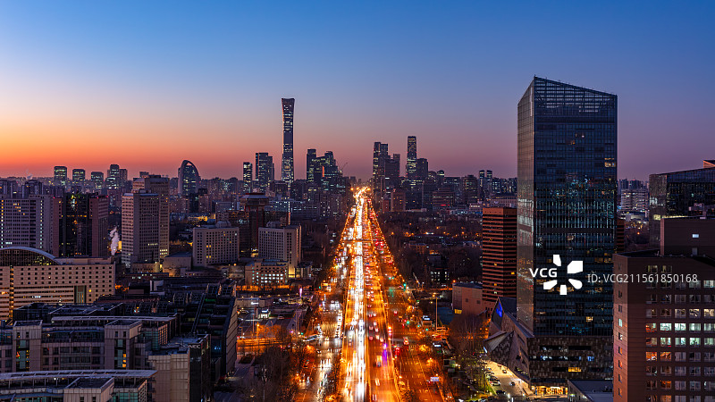 航拍视角下的北京朝阳东三环环线日出晨曦图片素材